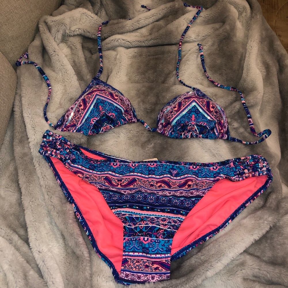 Bikini (top size large, bottom size x large)